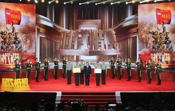 精选期货配资 陆军某合成旅刘老庄连被授予时代楷模，是因为绝杀境外恐怖分子？